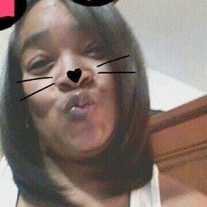 Meet your Posher, Deedee